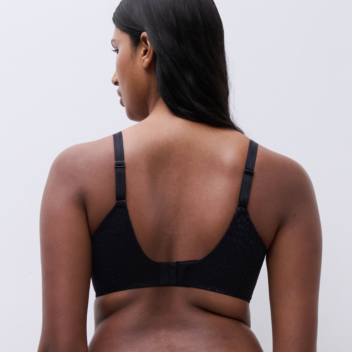 Chantelle Magique Seamless Unlined Back Smoothing Minimizer Chantelle