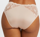 Montelle Anniversary Brief Bra Fittings by Court 6 US / 10 UK (S) LOTUS